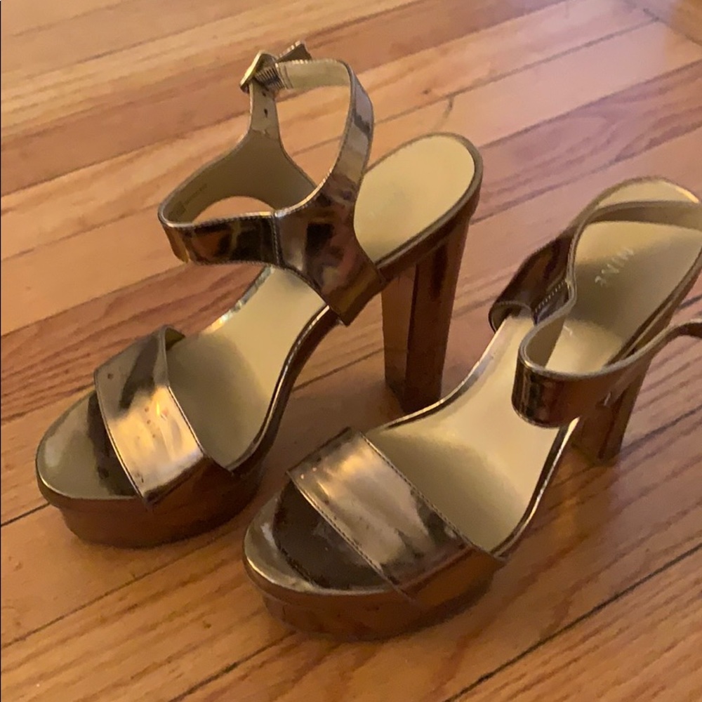 Bronze platforms